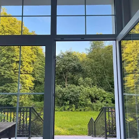 W Zaciszu Palacu Apartment Trzcinica