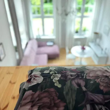 W Zaciszu Palacu Apartment