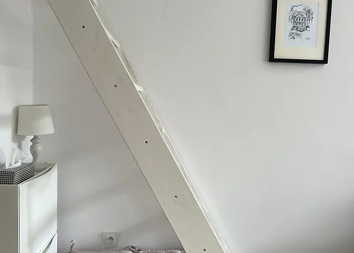 W Zaciszu Palacu Trzcinica