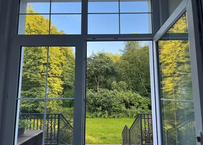 W Zaciszu Palacu Apartment Trzcinica